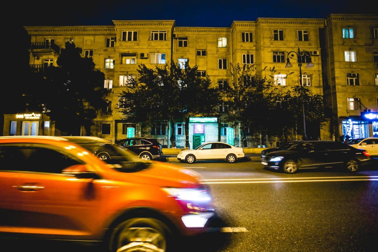 Sherlock Holmes Hostel Баку Экстерьер фото