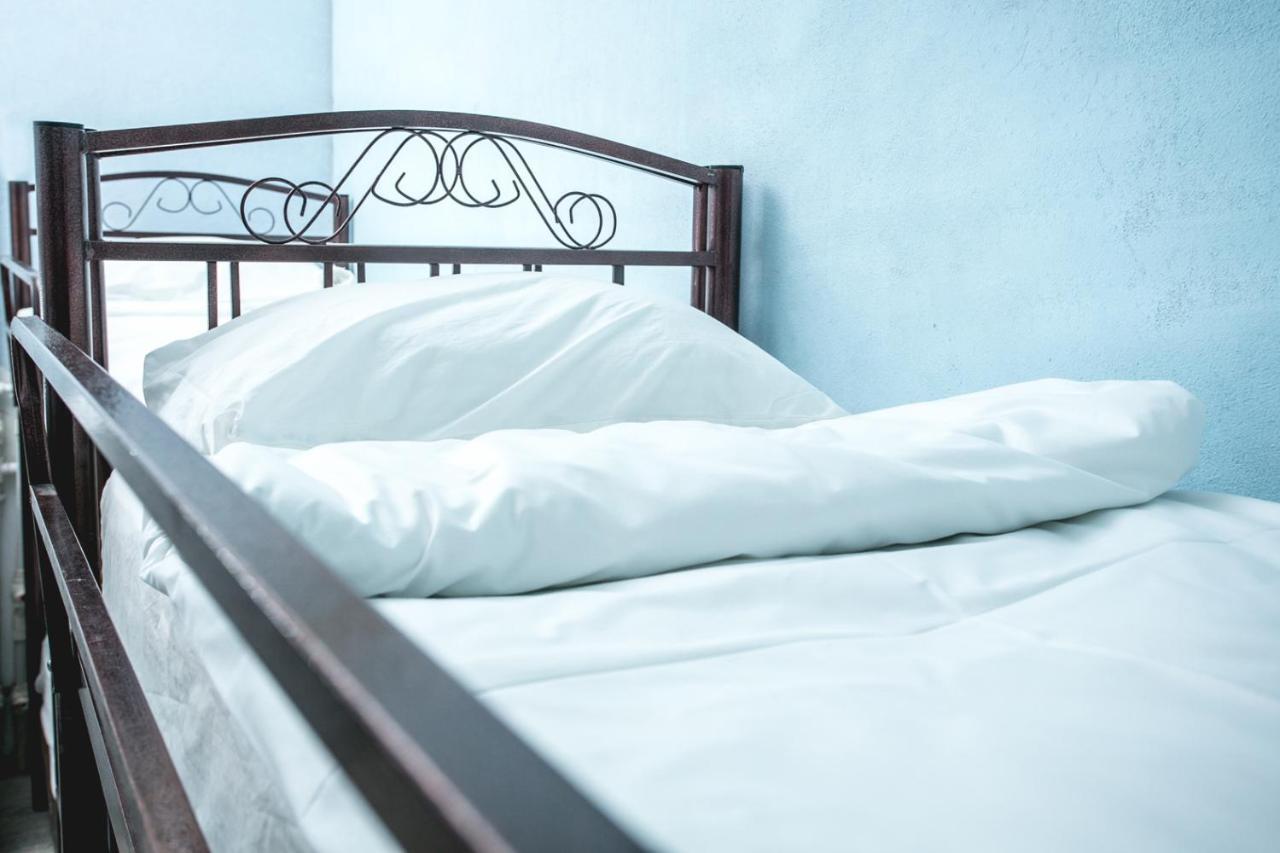 Sherlock Holmes Hostel Баку Экстерьер фото