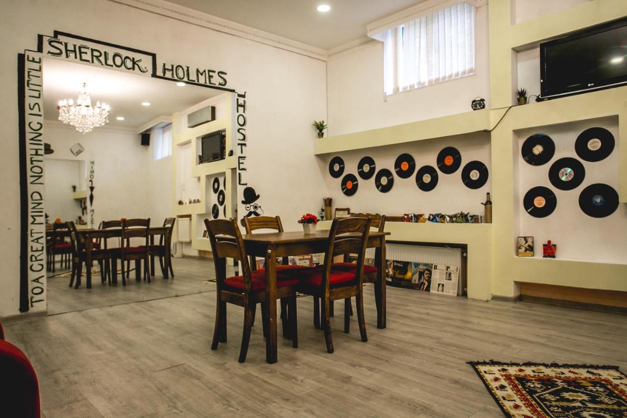 Sherlock Holmes Hostel Баку Экстерьер фото